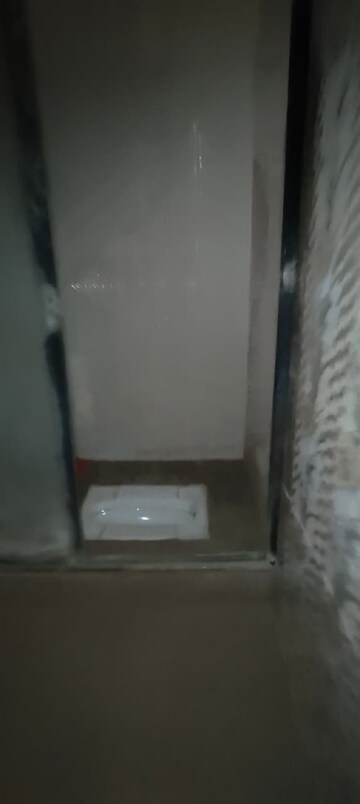 Furnished Amenities in 2.5 BHK Independent House at Uppadhyay Nagar – for Rent