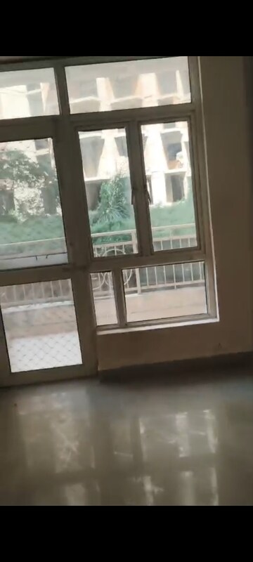 Room in 3 BHK Apartment at Supertech Ecovillage II, Sector 16b Greater Noida – for Rent