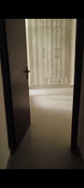 Room in 3 BHK Apartment at Supertech Ecovillage II, Sector 16b Greater Noida – for Rent