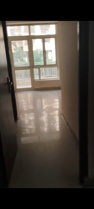 Room in 3 BHK Apartment at Supertech Ecovillage II, Sector 16b Greater Noida – for Rent