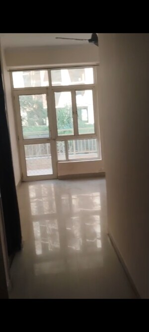 Room in 3 BHK Apartment at Supertech Ecovillage II, Sector 16b Greater Noida – for Rent