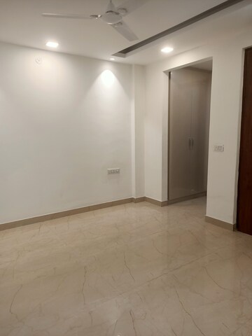 Room in 4 BHK Builder Floor at Sector 85 – for Sale