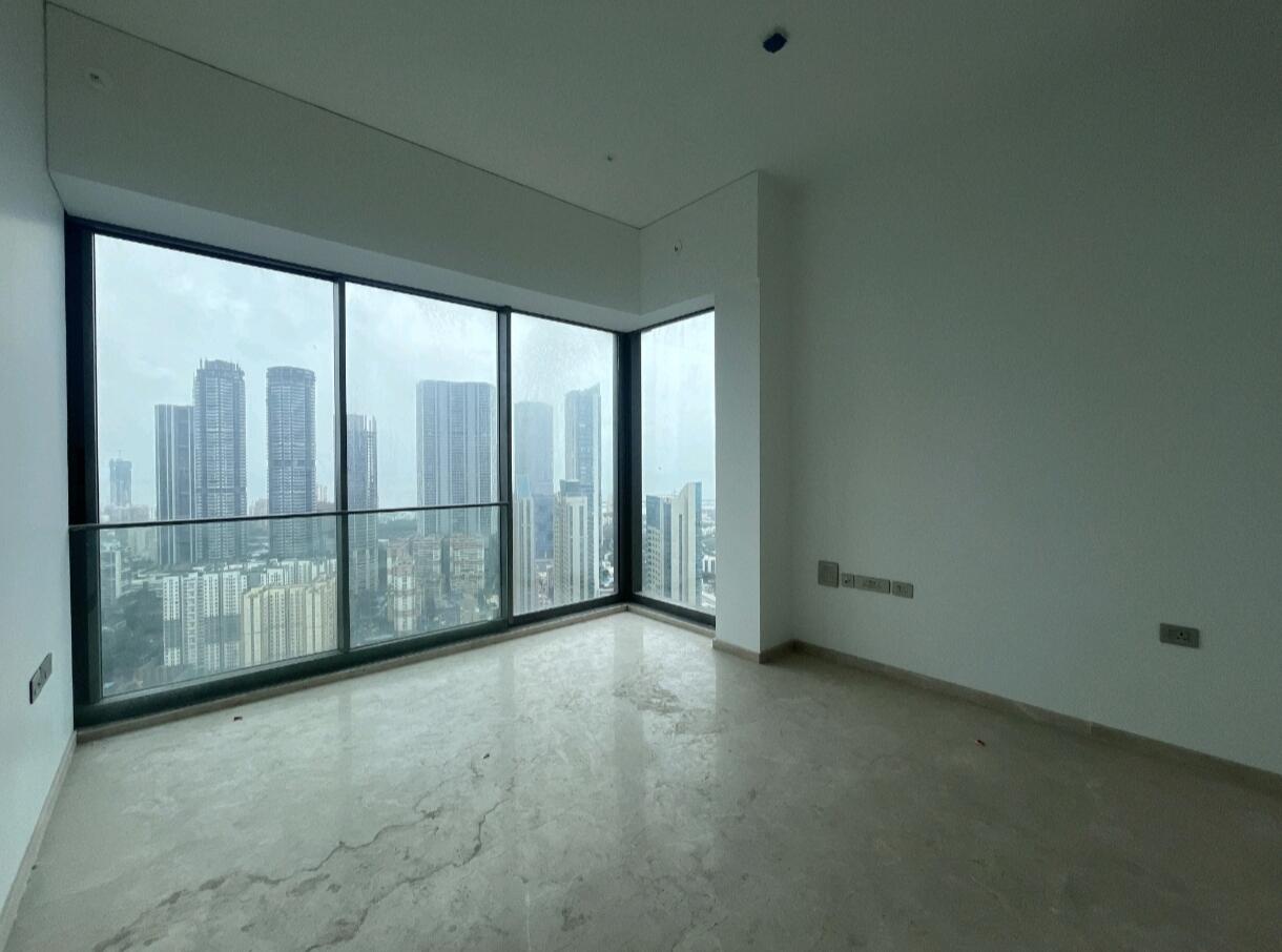 4 BHK + Pooja Room Apartment For Rent in Rustomjee Crown