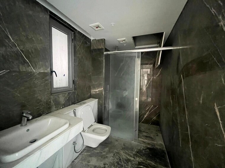 Bathroom, rustomjee-crown 4 Bedroom 2500 Sq.Ft. Apartment In Prabhadevi Mumbai 9501866