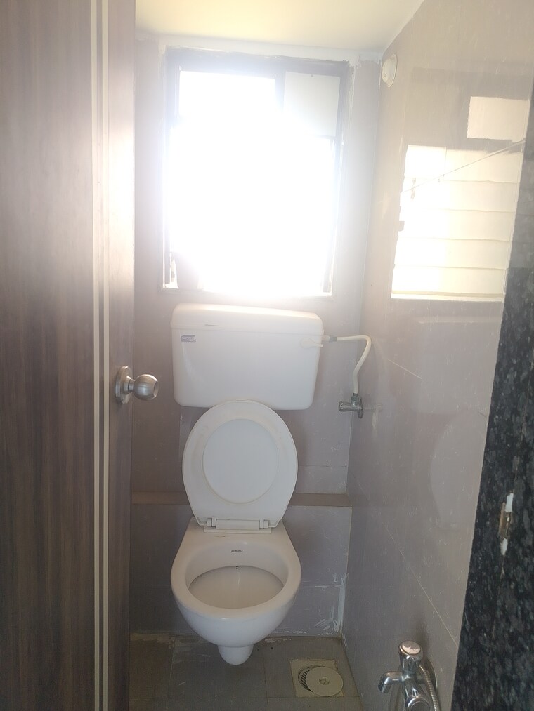 Bathroom, sb-lifespaces-sandeep-heights 1 Bedroom 550 Sq.Ft. Apartment In Nalasopara West Palghar 9501874