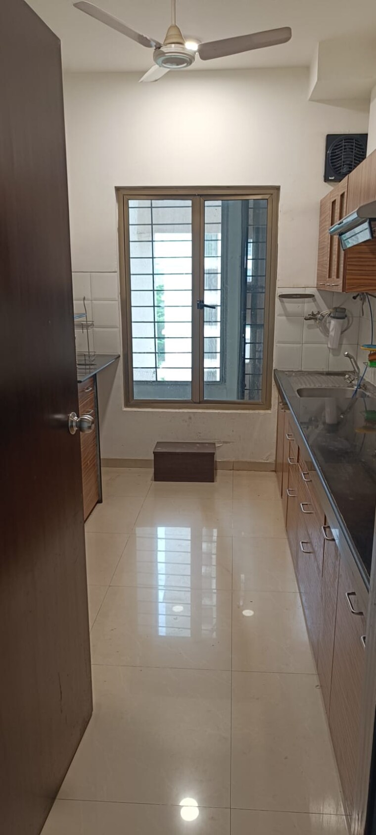 Kitchen, oberoi-realty-woods 2.5 Bedroom 1400 Sq.Ft. Apartment In Goregaon East Mumbai 9501871