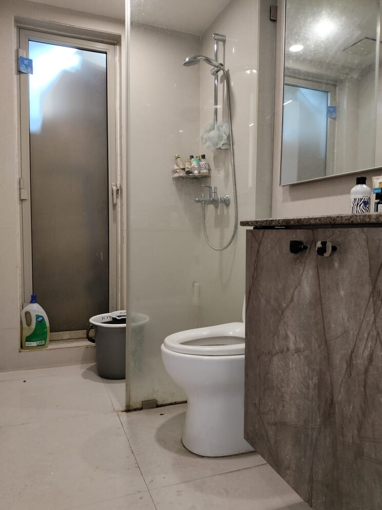Bathroom, hiranandani-estate 1.5 Bedroom 500 Sq.Ft. Apartment In Ghodbunder Road Thane 9501895