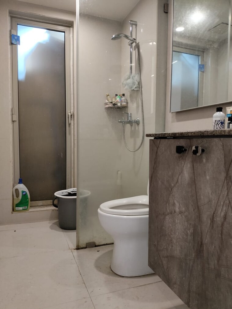 Bathroom, hiranandani-estate 1.5 Bedroom 500 Sq.Ft. Apartment In Ghodbunder Road Thane 9501895