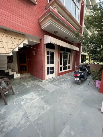 6+ BHK Independent House For Rent in Sector 8