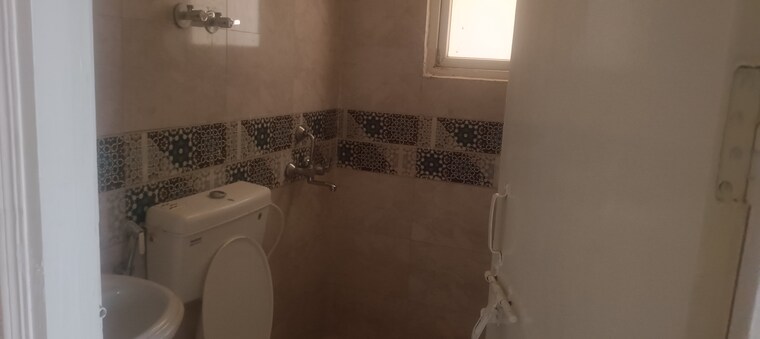 Bathroom, signature-global-prime 2 Bedroom 625 Sq.Ft. Apartment In Sector 63a Gurgaon 8810945