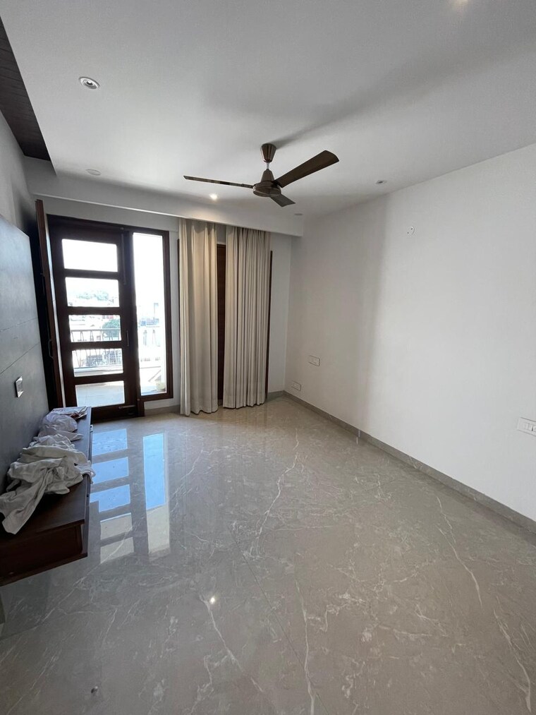 Room, sector 9 panchkula 3 Bedroom 2250 Sq.Ft. Builder Floor In Sector 9 Panchkula Panchkula 9501964