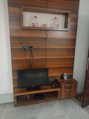 Furnished Amenities in 3 BHK Apartment at Juhu Abhishek Chs Ltd, Andheri West – for Rent