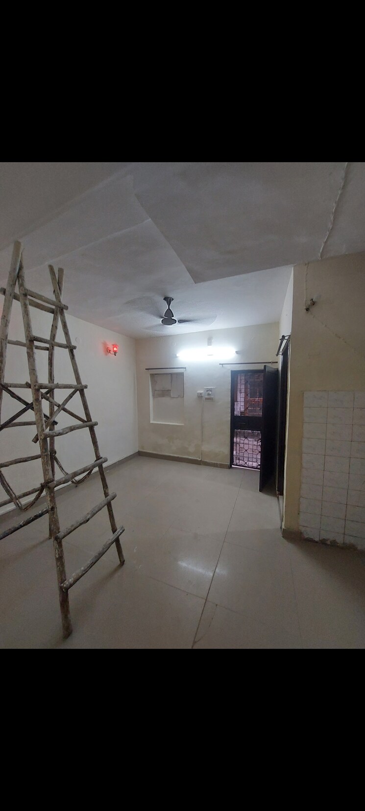 Bathroom, shanti-bhawan 1 Bedroom 400 Sq.Ft. Apartment In Sarita Vihar Delhi 9502039