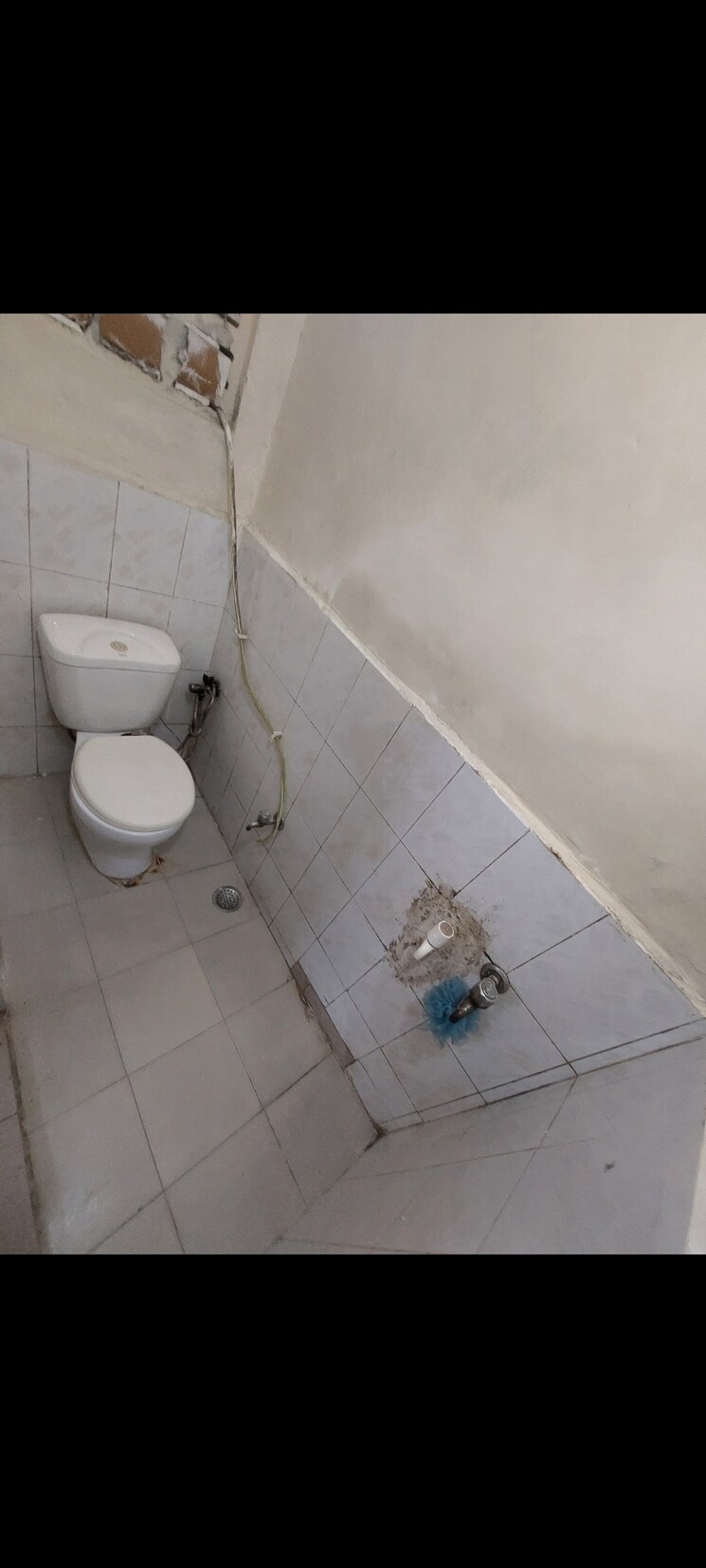 Bathroom, shanti-bhawan 1 Bedroom 400 Sq.Ft. Apartment In Sarita Vihar Delhi 9502039