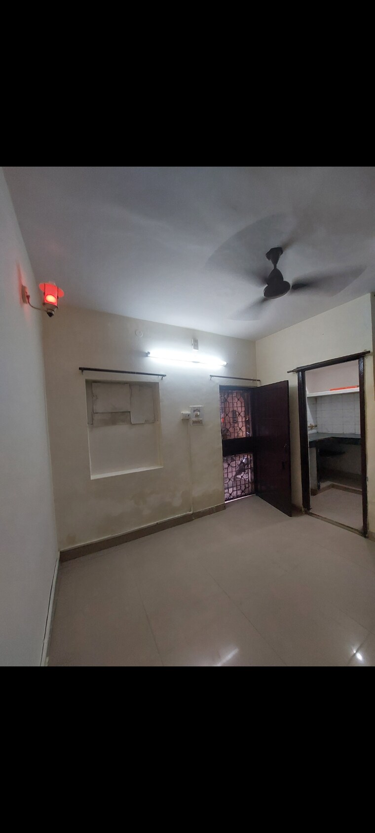 Room, shanti-bhawan 1 Bedroom 400 Sq.Ft. Apartment In Sarita Vihar Delhi 9502039