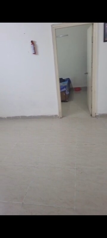 Room in 3 BHK Apartment at Saviour Green Arch, Tech Zone 4 Greater Noida – for Rent