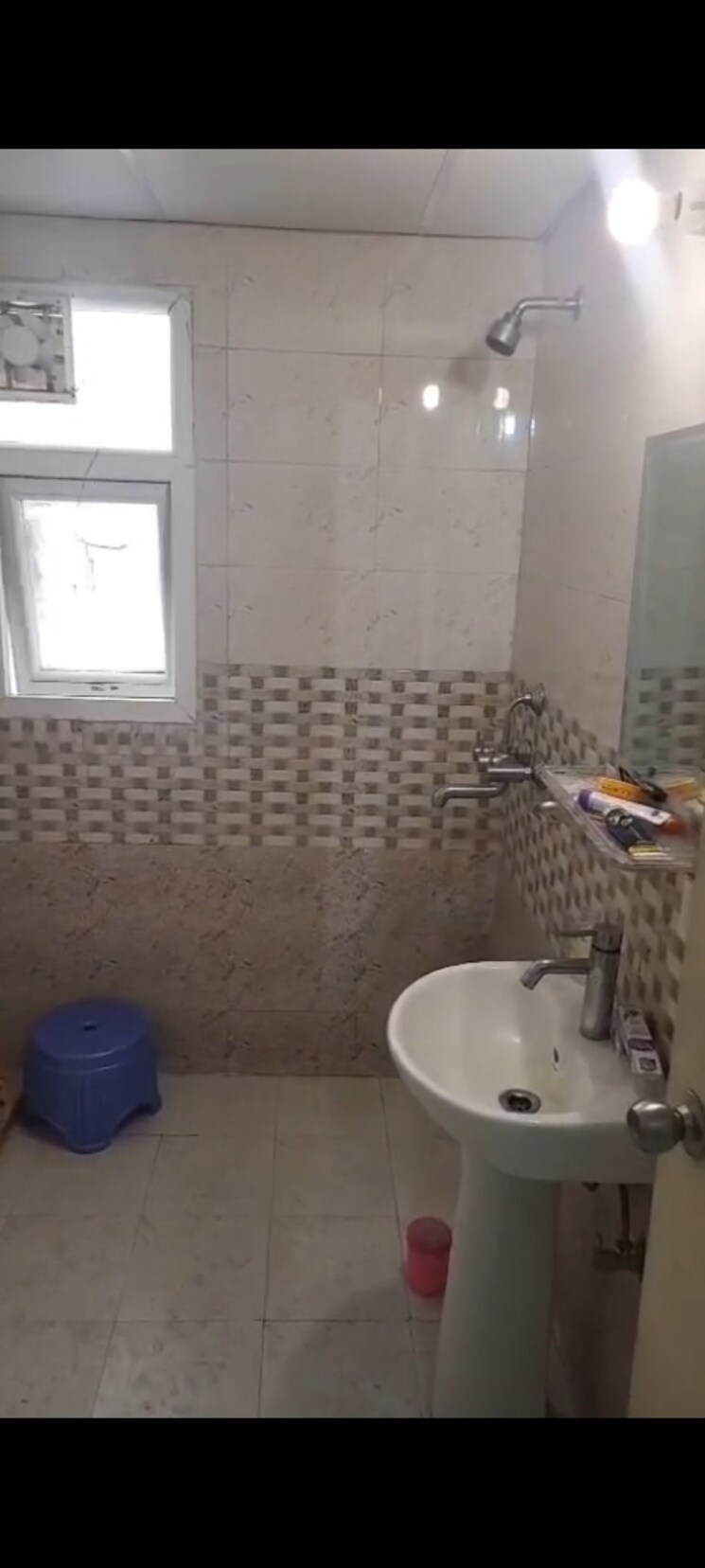 Bathroom, saviour-green-arch 3 Bedroom 1530 Sq.Ft. Apartment In Tech Zone 4 Greater Noida Greater Noida 9502109