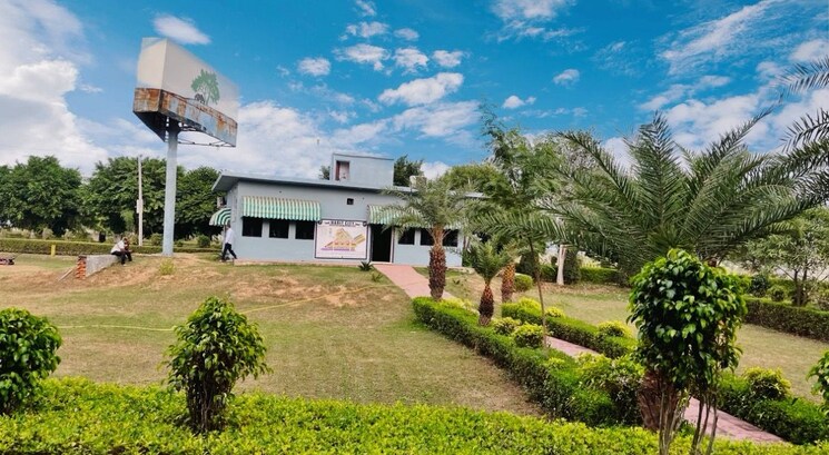 Garden, tappal  240 Sq.Yd. Plot In Tappal Aligarh 9502145