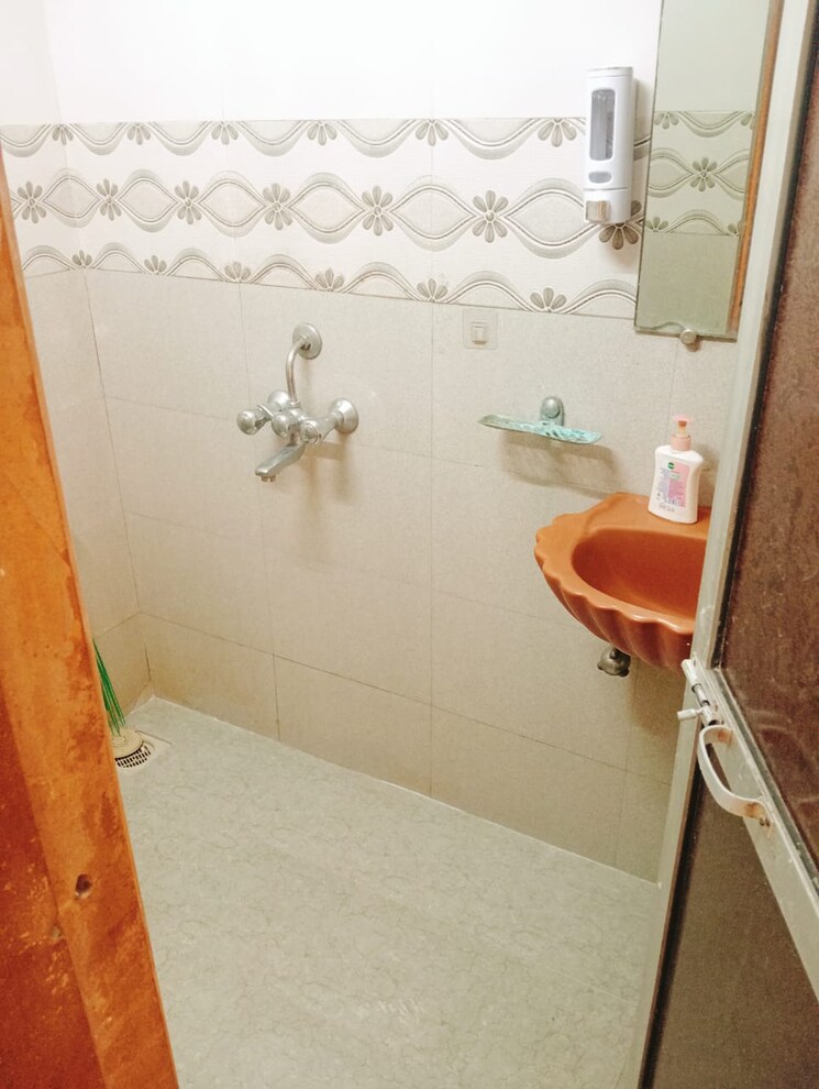 Bathroom, green-field-b-chs-ltd 1 Bedroom 532 Sq.Ft. Apartment In Andheri East Mumbai 9502210