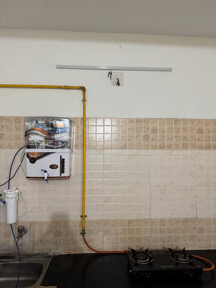 Bathroom, new cg road 2 Bedroom 130 Sq.Yd. Apartment In New Cg Road Ahmedabad 9502146