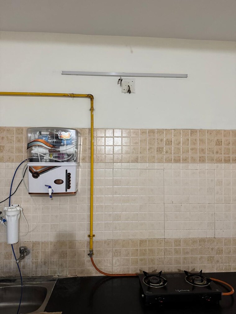 Bathroom, new cg road 2 Bedroom 130 Sq.Yd. Apartment In New Cg Road Ahmedabad 9502146