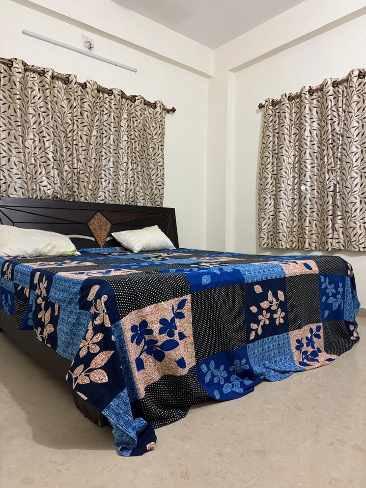 Bedroom, new cg road 2 Bedroom 130 Sq.Yd. Apartment In New Cg Road Ahmedabad 9502146