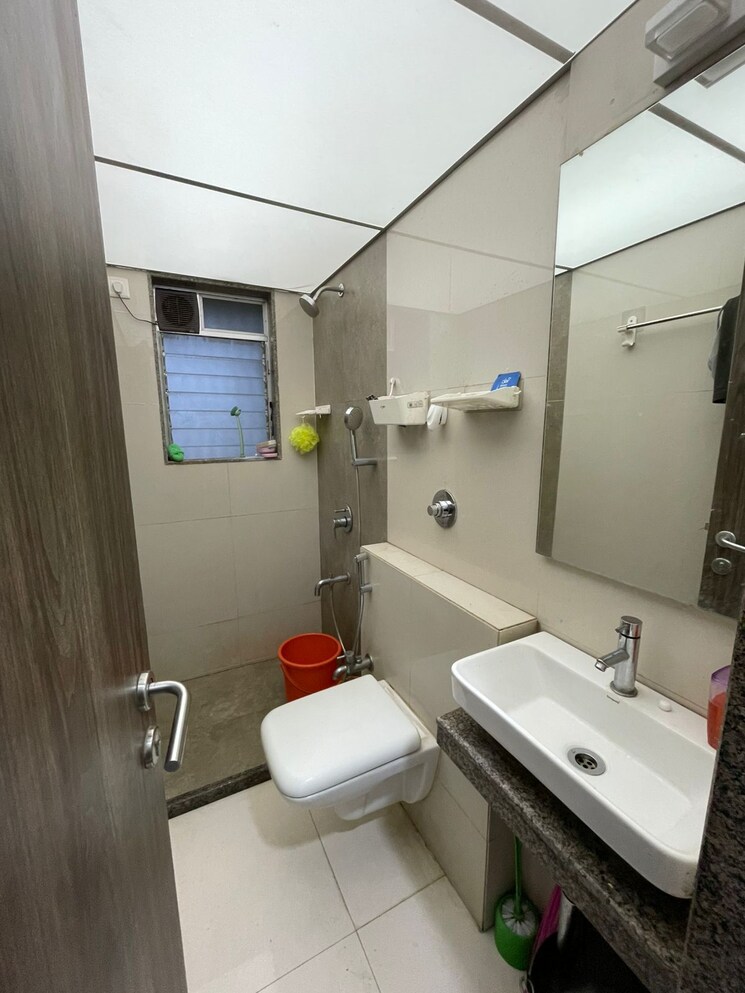 Bathroom, harasiddh-viraaj 2 Bedroom 625 Sq.Ft. Apartment In Malad East Mumbai 9502256