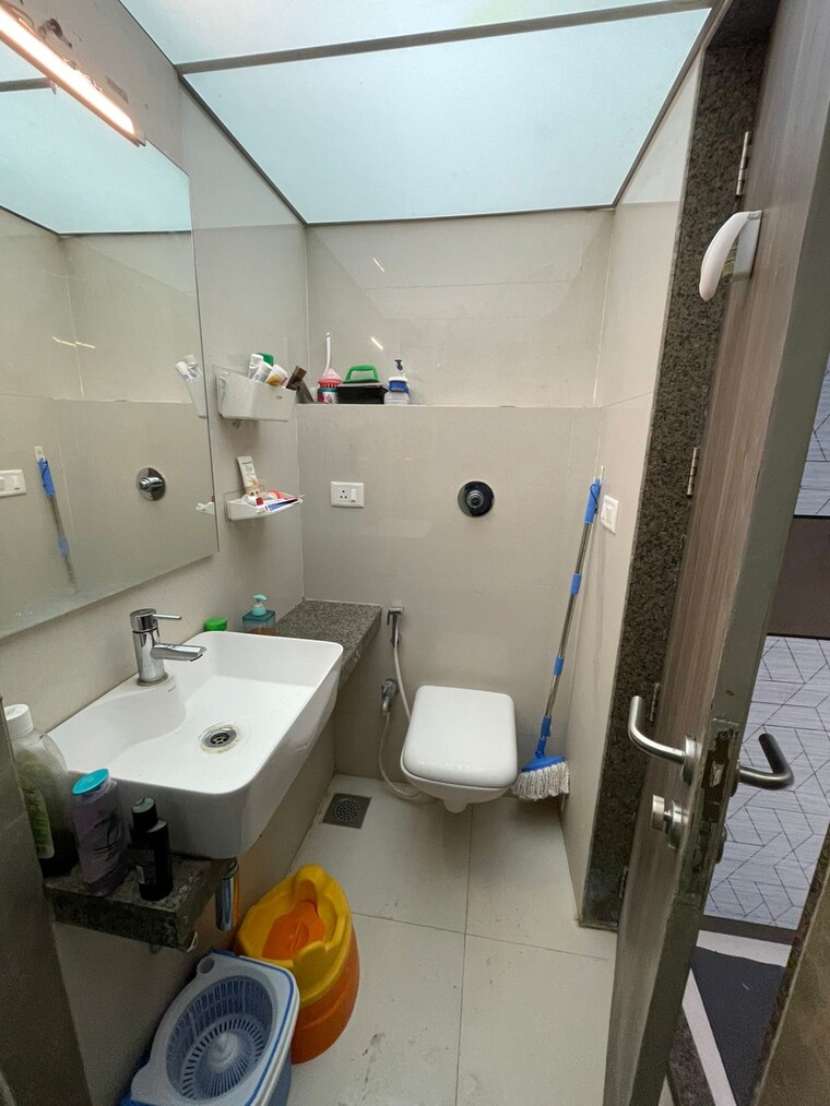 Bathroom, harasiddh-viraaj 2 Bedroom 625 Sq.Ft. Apartment In Malad East Mumbai 9502274