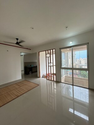 Room in 1 BHK Apartment at Sanghvi Hills, Ghodbunder Road – for Rent