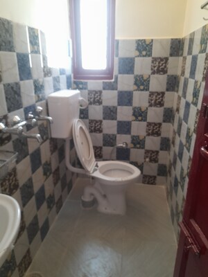 Team Area in 2 BHK Builder Floor at Sector 10 – for Rent