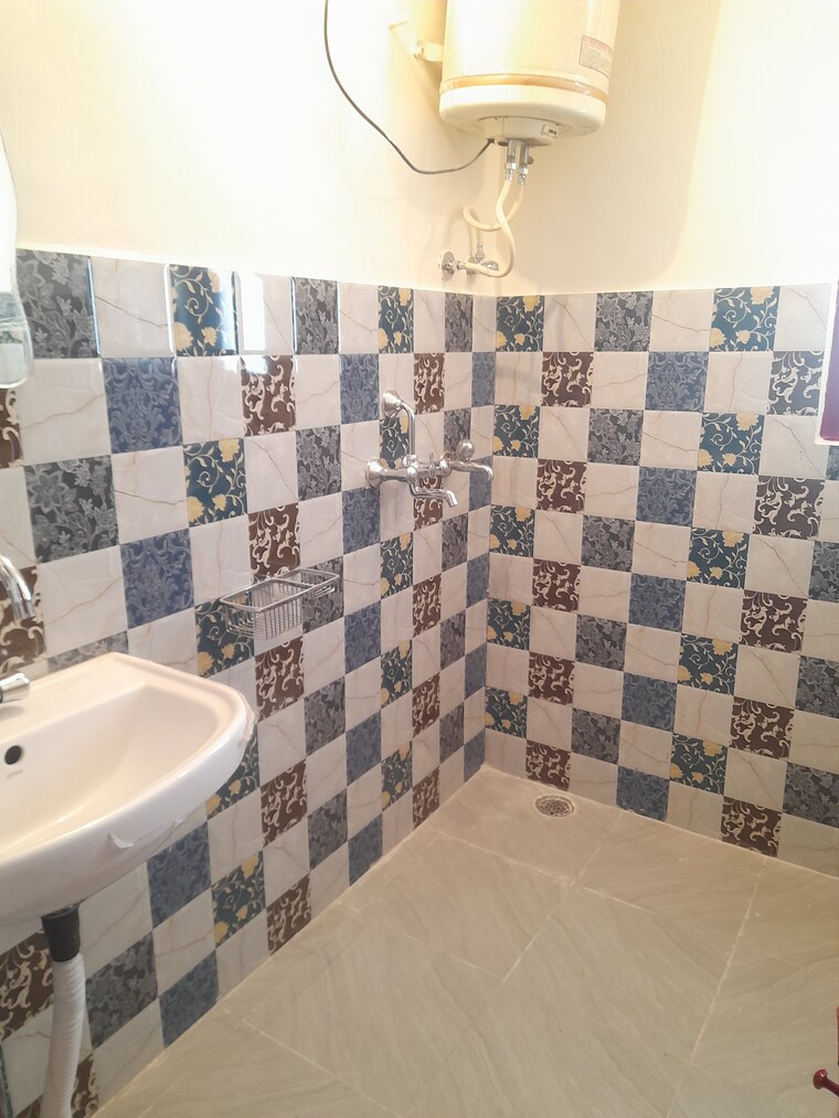 Master Plan, sector 10 2 Bedroom 1400 Sq.Ft. Builder Floor In Sector 10 Chandigarh 9502353