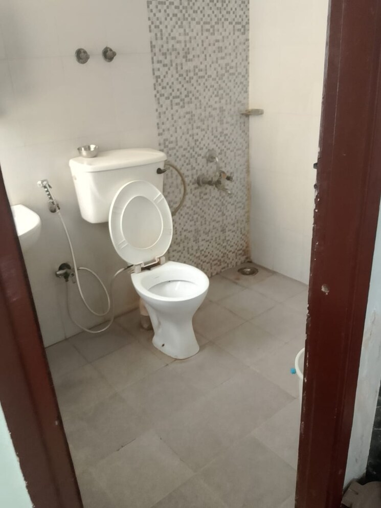 Bathroom, signature-solera-apartment 2 Bedroom 602 Sq.Ft. Apartment In Sector 107 Gurgaon 9502364