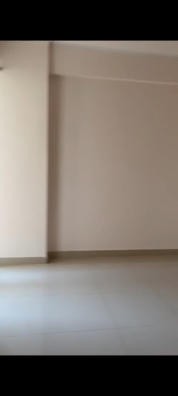 Room in 3 BHK Apartment at Spring Meadows, Tech Zone 4 Greater Noida – for Rent