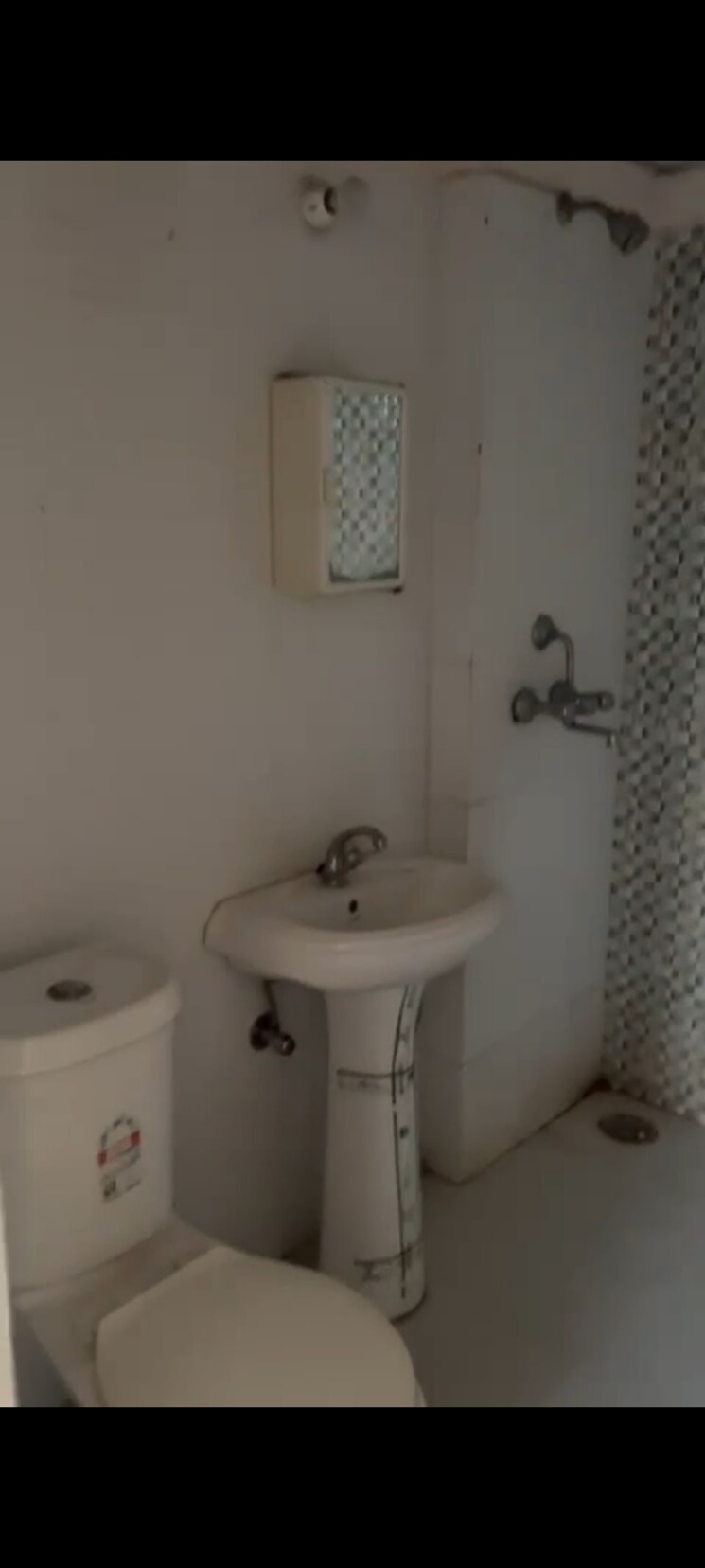 Bathroom, spring-meadows 3 Bedroom 1520 Sq.Ft. Apartment In Tech Zone 4 Greater Noida Greater Noida 9502448