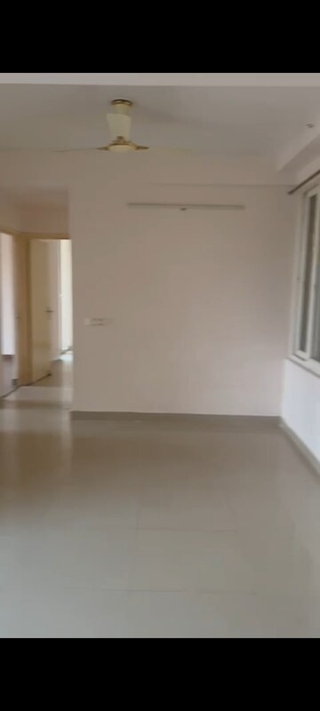 Room in 3 BHK Apartment at Spring Meadows, Tech Zone 4 Greater Noida – for Rent