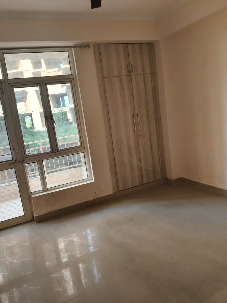 Room, amrapali-golf-homes 2 Bedroom 1100 Sq.Ft. Apartment In Sector 4 Greater Noida Greater Noida 9502516