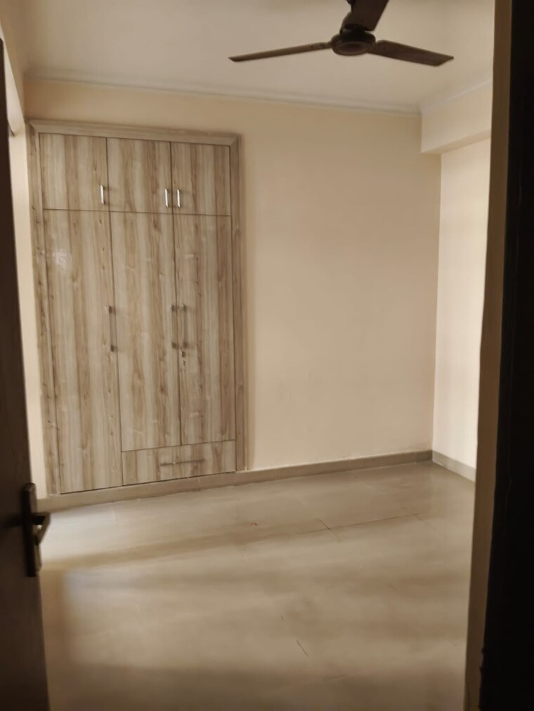 Room, amrapali-golf-homes 2 Bedroom 1100 Sq.Ft. Apartment In Sector 4 Greater Noida Greater Noida 9502516