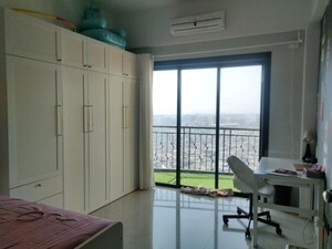 Room in 6 BHK Apartment at Yarrow Yucca Vinca, Chandivali – for Sale