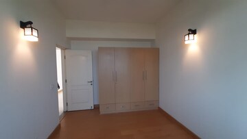 Room in 3 BHK Apartment at Jaypee Moon Court, Jaypee Greens – for Sale