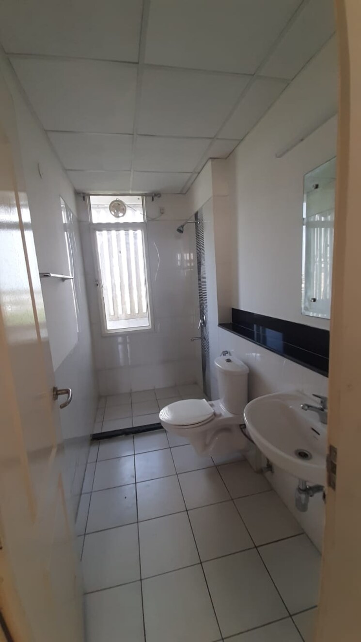 Bathroom, jaypee-moon-court 3 Bedroom 1912 Sq.Ft. Apartment In Jaypee Greens Greater Noida 9502470