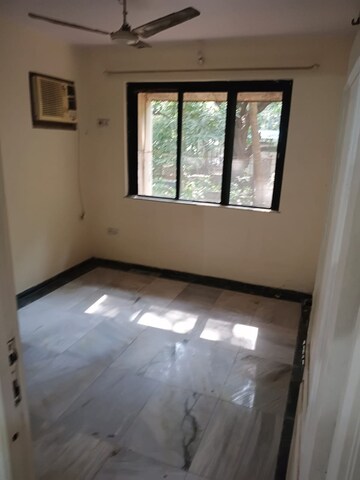 Room in 3 BHK Apartment at Rosa Manhattan, Ghodbunder Road – for Rent