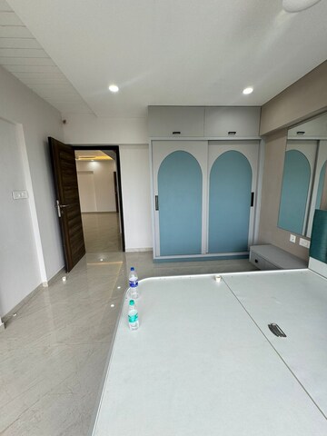 Bedroom in 2.5 BHK Apartment at Sindhi Society, Chembur – for Rent