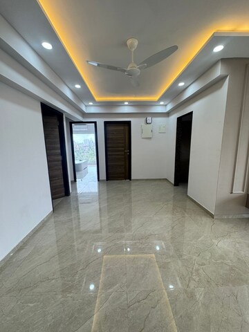 Living Room in 2.5 BHK Apartment at Sindhi Society, Chembur – for Rent