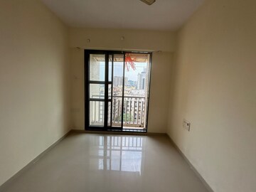 Room in 3 BHK Apartment at Soham Tropical Lagoon, Ghodbunder Road – for Rent