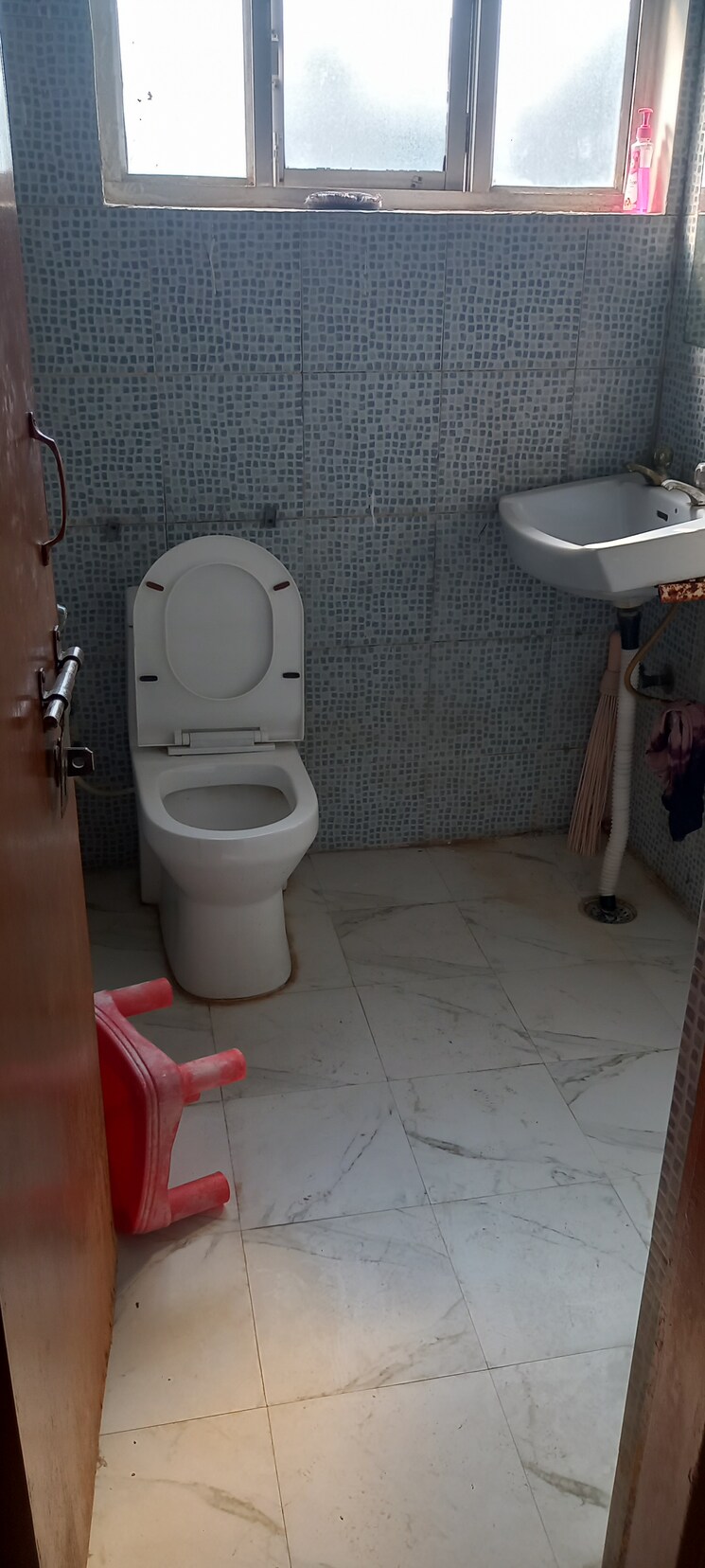 Attached Bathroom, ip extension 1.5 Bedroom 700 Sq.Ft. Apartment In Ip Extension Delhi 9502711