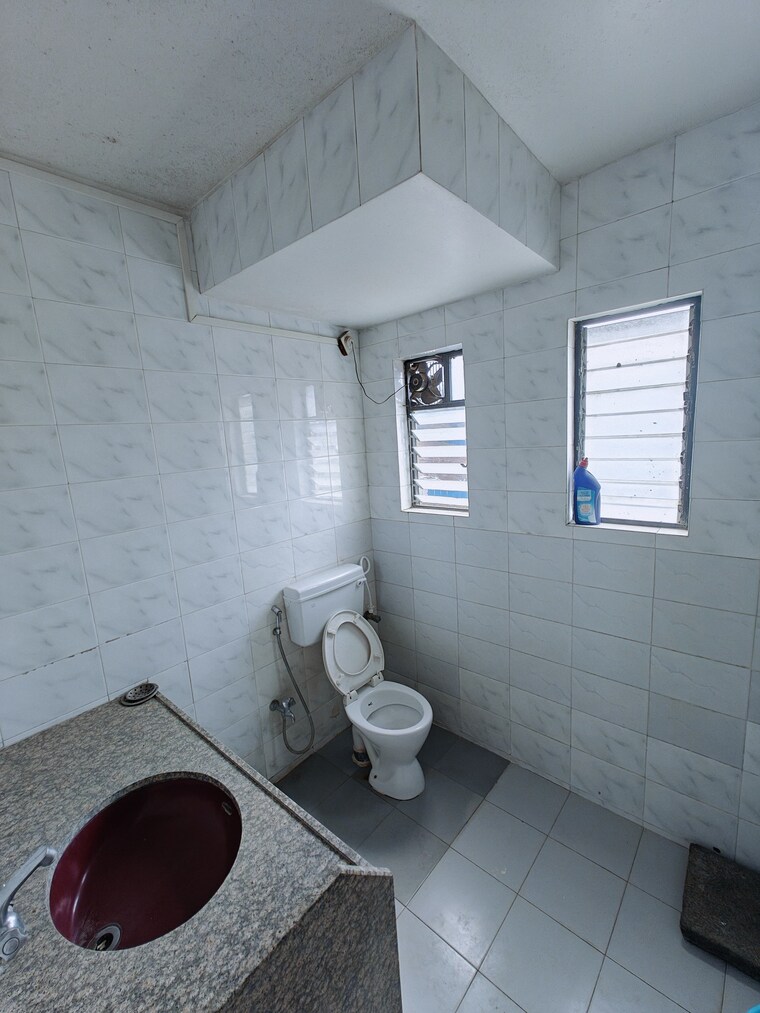 Bathroom, abhinav-pebbles-urbania 2 Bedroom 609 Sq.Ft. Apartment In Bavdhan Pune 9502738