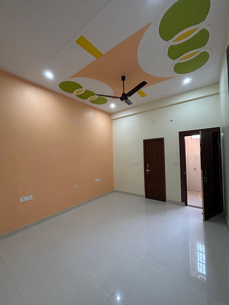 Room, sector 6 wave city 2 Bedroom 1200 Sq.Ft. Villa In Sector 6 Wave City Ghaziabad 9502760