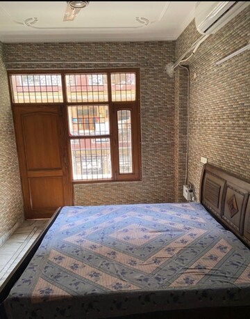 Bedroom in 3 BHK Apartment at Sector 49 – for Rent