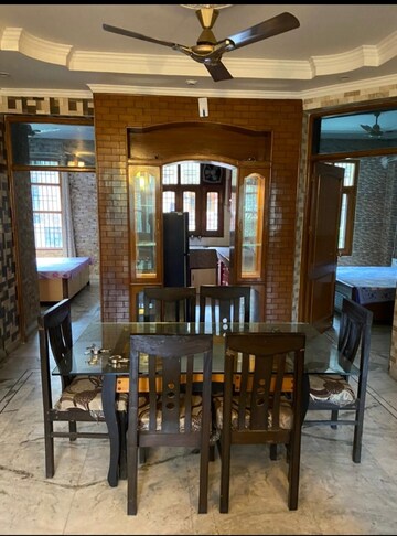 Living Room in 3 BHK Apartment at Sector 49 – for Rent