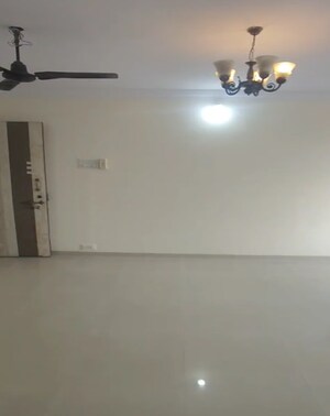 Bedroom in 2 BHK Apartment at Safal Twins, Chembur – for Rent